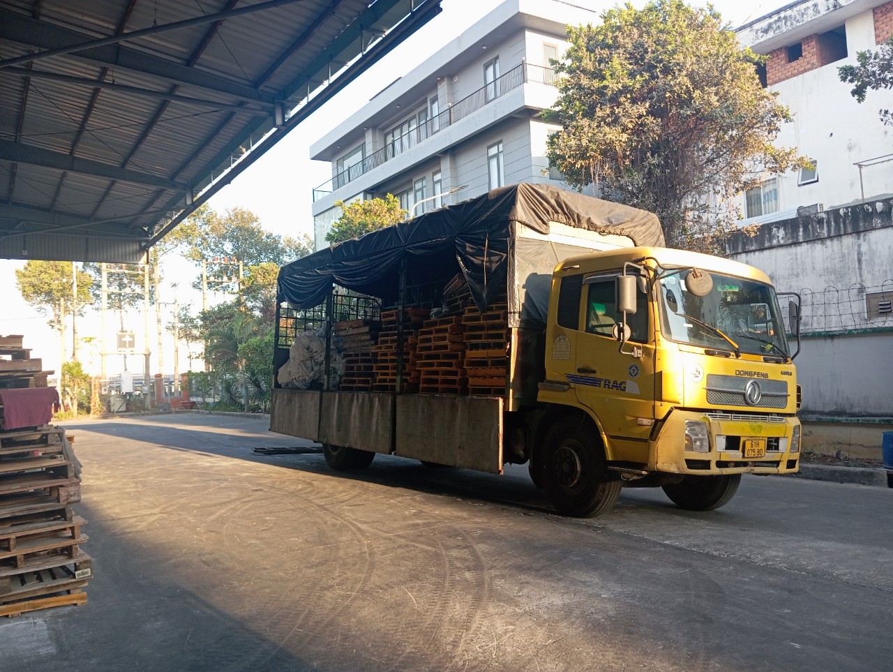 thuê xe tải chở hàng bình dương